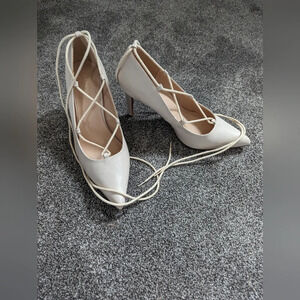 Le Chateau Beige Strappy 4" Heel size 10 Worn Once